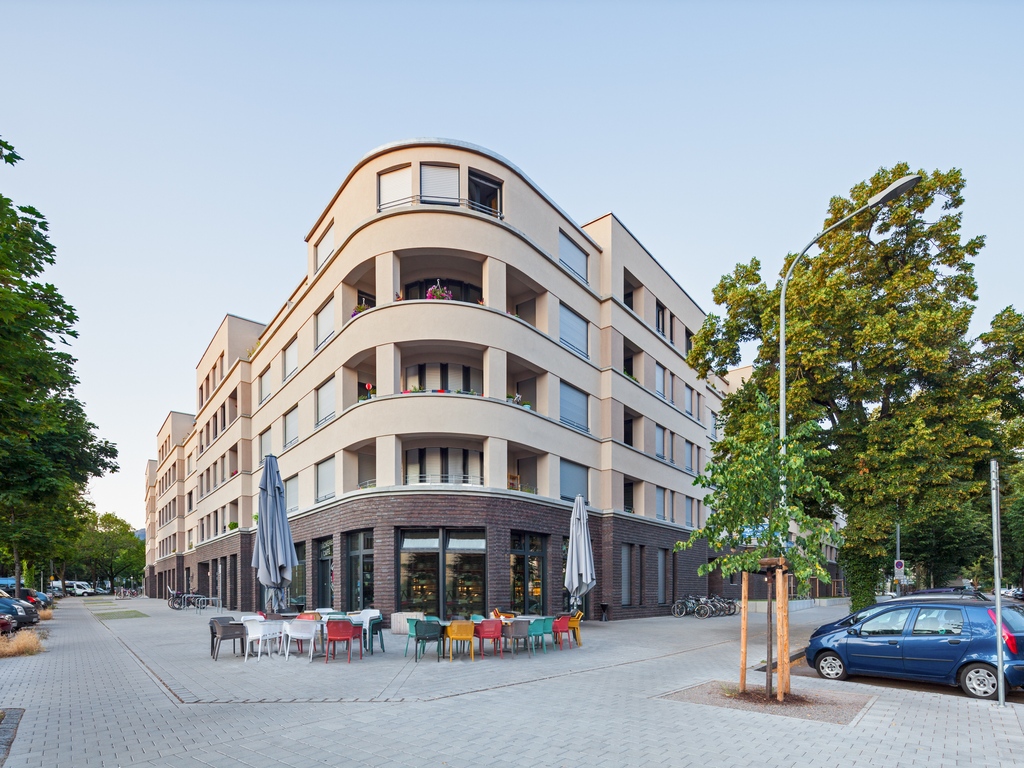 Award: Wir freuen uns über die Nominierung der Wohnbebauung „Unicarré“ in #Freiburg für den Deutschen #Bauherrenpreis 2022. Für die Genossenschaft Bauverein Breisgau haben wir 140 Wohnungen, Läden und eine Kita in einem städtischen Block realisiert.

sfa.de/de/projekte/un…