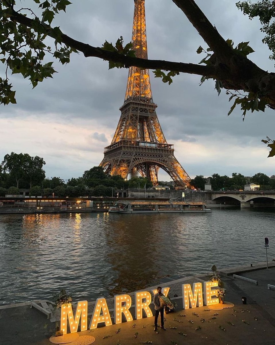 frgeglobal's tweet photo. Top 10 cities you must visit 

1. Paris France https://t.co/G1fIcMV9bM
