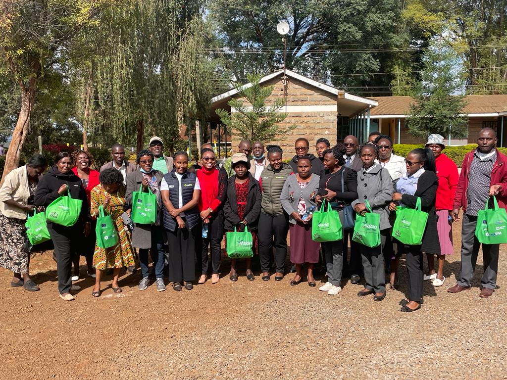 Realipm's tweet photo. We are delighted to partner with @County19Nyeri in supporting farmers restore their soil's fertility and increase productivity using our biofertilizer, Mazao Flourish. The future is #sustainablefarming
#soilhealth #farming #improvedyields #productivity https://t.co/NWgKDrb7se