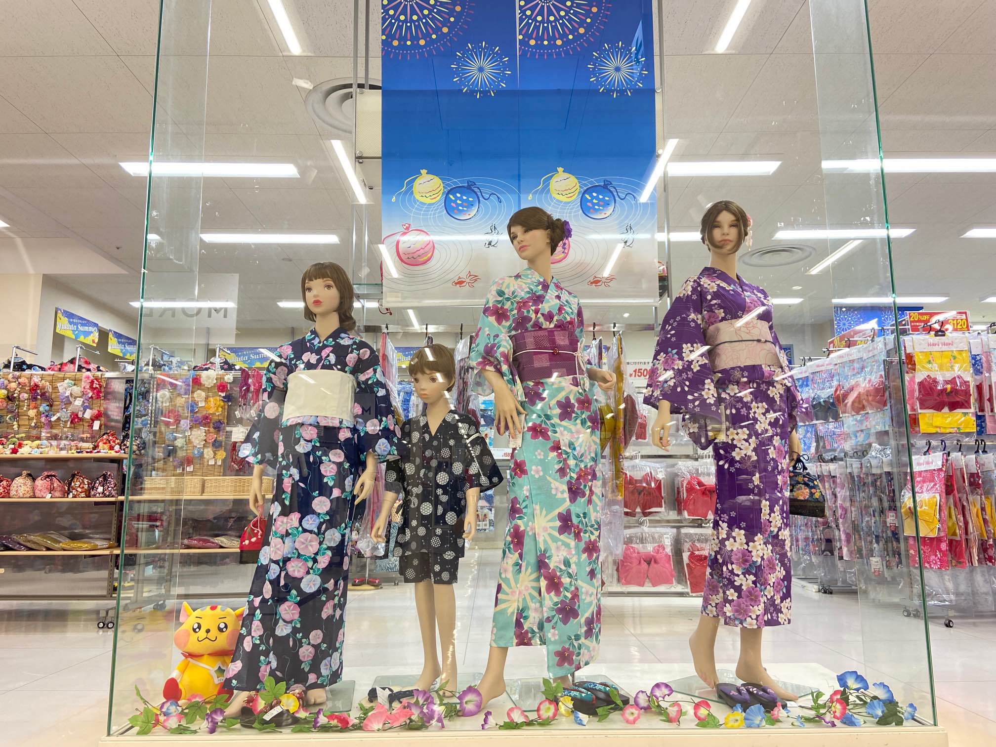 アピタ ピアゴ 公式 夏本番 夏祭りや花火大会が久しぶりに再開するこの夏 今年の夏は浴衣スタイルで夏を楽しみましょう レディース キッズ の浴衣や帯 小物など多数取り揃えております 浴衣スタイルで楽しい思い出をたくさん作ってみてはいかが