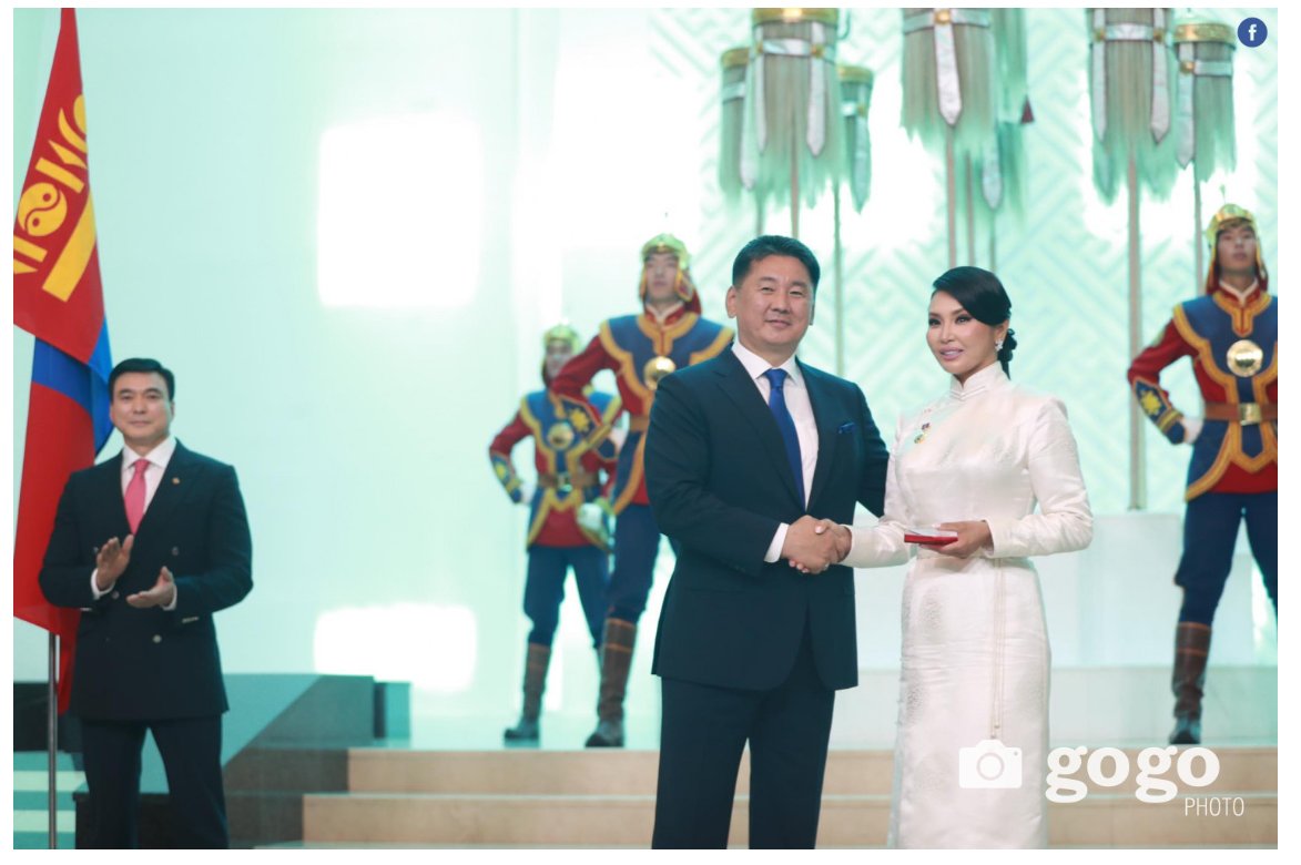 Хэхэ эхнэрээ харах харц арай л өөр үү😆