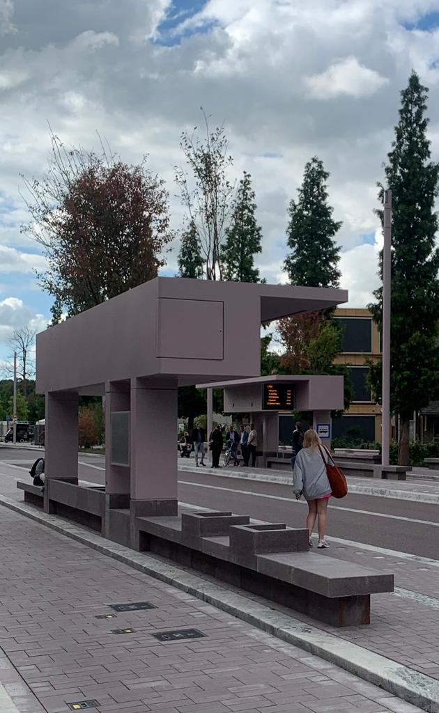 F_Beurskens's tweet photo. En nog wat leuke foto's van het HOV busknooppunt UMCG noord. #Koenvanvelsenarchitecten https://t.co/74yxKTIQhn