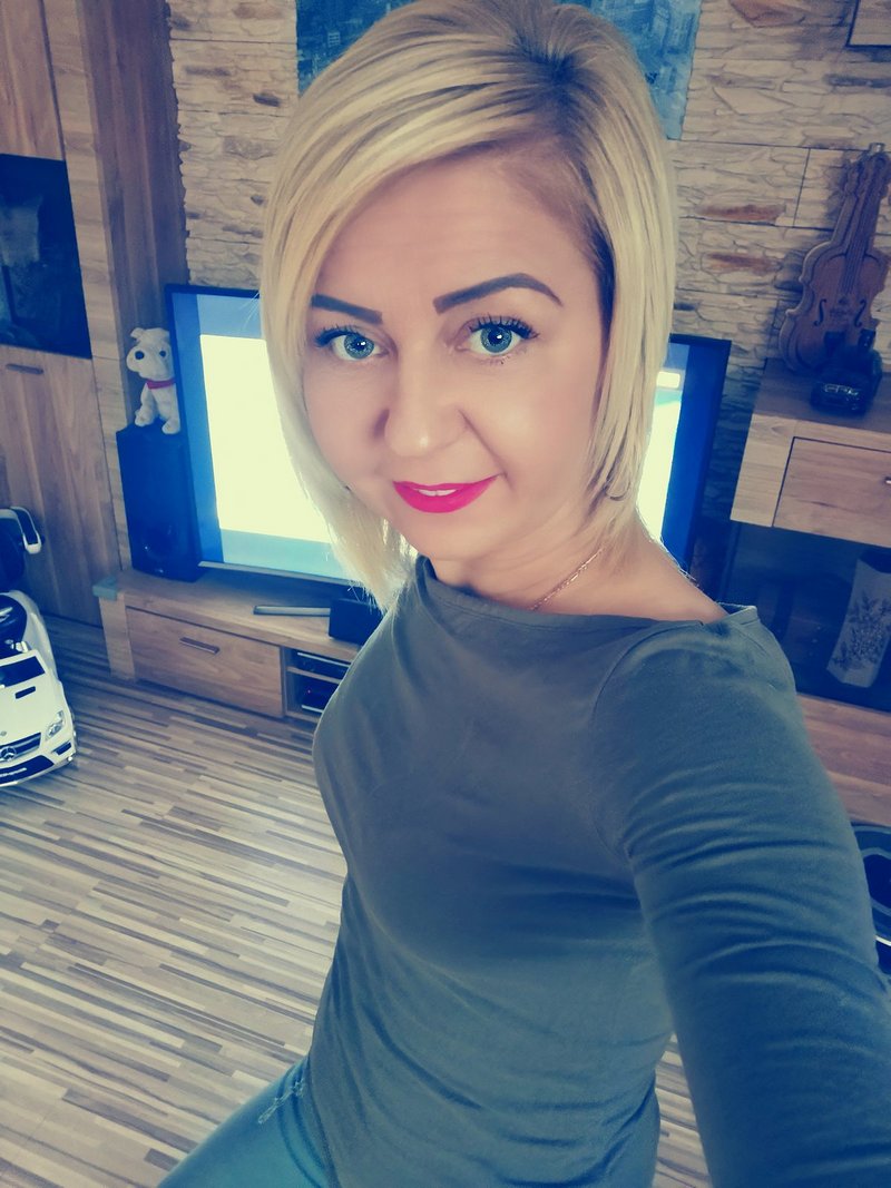 45 50 yaş arasında kişiler beni eklesin lütfen. ücretsiz yapıyorum ama sadece güvenilir kişilerle lütfen.