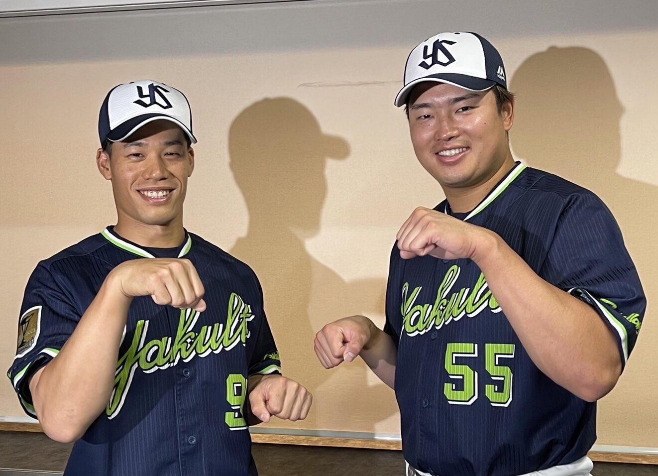 プロ野球チップス2023東京ヤクルトスワローズ 塩見泰隆 金箔