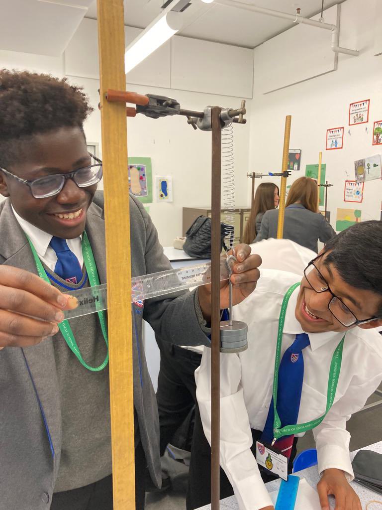 DeaneryScience's tweet image. Y9 are well on their way studying their GCSE physics work. Today they were studying spring extension with increasing forces. @deaneryhigh