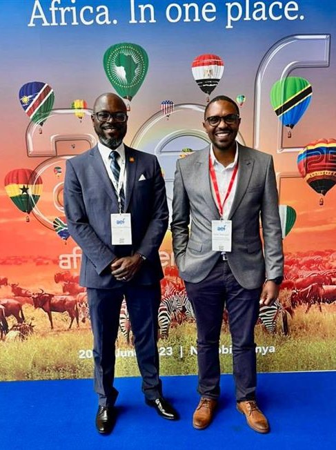 This week RMI's @RAlfaroPelico connected with @PeterTwesigye @PowerFuturesLab, one of the Energy Transition Academy's African School of Regulation (ASR) partners at the #AfricaEnergyForum. #AEF2022 #AEF22🧵⤵️