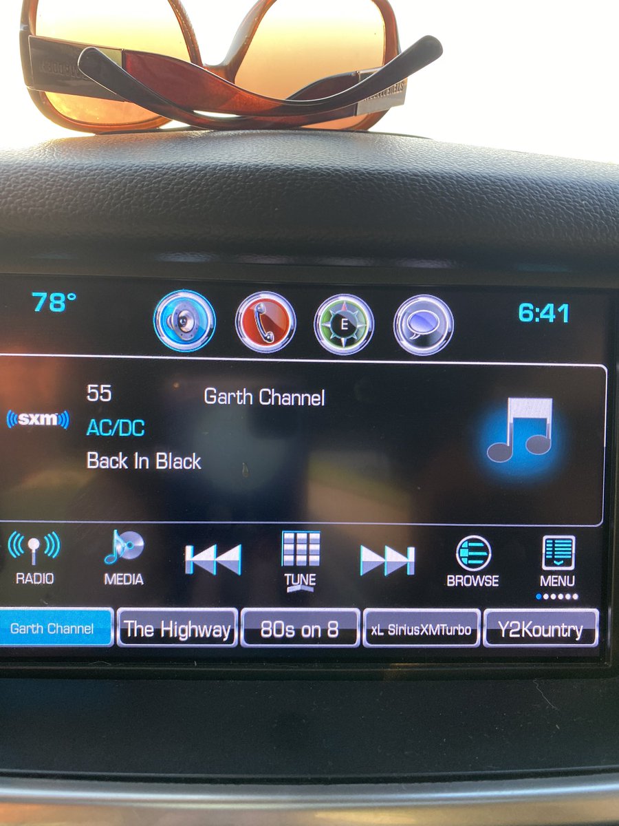 Purple_Pickle's tweet photo. Great Friday morning song on the way to River for kayaking with mom and cousin. #fridaymorning #fridaytunes https://t.co/wv5uvVZrRl