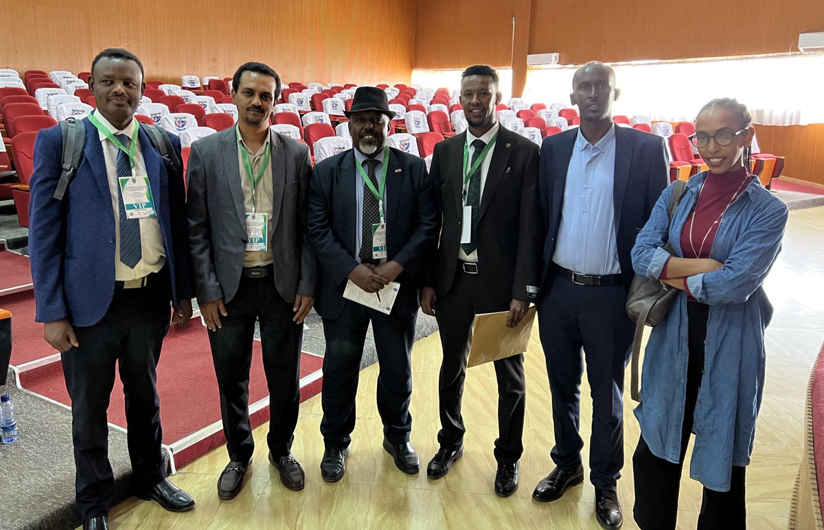 JamaMusse's tweet photo. The team. Thank you Dr Samuel from Addis and the team of Institute of Pastoral &amp; Agro-Pastoral Development Studies of JJU hosting this wonderful conference on so important regional issue.
#Pastoralism #GovernanceSystem, @DroughtResilience

@SamuelTeferaAl1 @tirsity @JigjigaSsia https://t.co/O6BjONRbaw