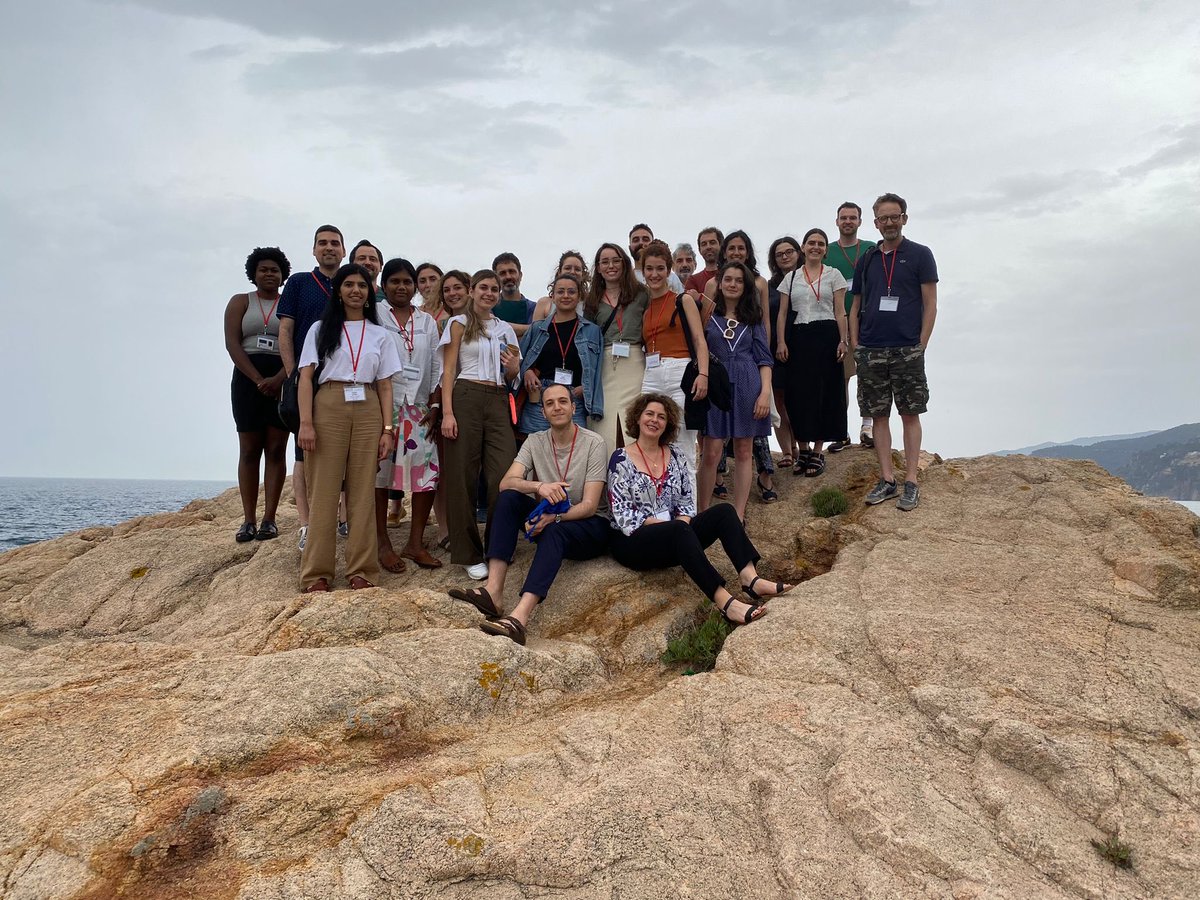 Giuseppe Ciccone (@giusciccone) on Twitter photo Some of the <a href="/theglasgowcemi/">Centre for the Cellular Microenvironment</a> at FEBS22 <a href="/ManuelMime/">Manuel Salmeron</a> <a href="/DalbyMatthew/">Matt Dalby</a>! What a great meeting, special thanks to Delphine for the amazing organisation! Some of the <a href="/theglasgowcemi/">Centre for the Cellular Microenvironment</a> at FEBS22 <a href="/ManuelMime/">Manuel Salmeron</a> <a href="/DalbyMatthew/">Matt Dalby</a>! What a great meeting, special thanks to Delphine for the amazing organisation!