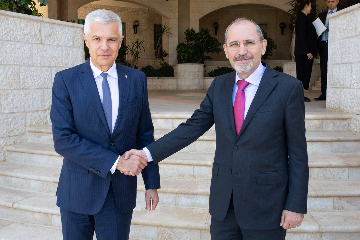IvanKorcok's tweet photo. Friendly &amp; constructive exchange of views on situation in the region w/ my 🇯🇴 Jordanian counterpart 
@AymanHsafadi. Focus on strengthening our economic ties &amp; bilateral relations. @ForeignMinistry https://t.co/UWy9B3r1nj