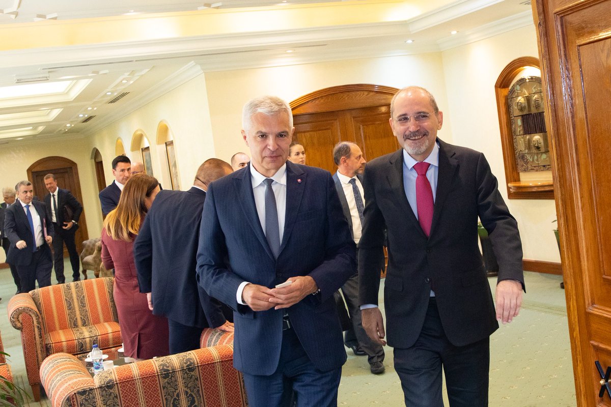 Friendly &amp; constructive exchange of views on situation in the region w/ my 🇯🇴 Jordanian counterpart 
<a href="/AymanHsafadi/">Ayman Safadi</a>. Focus on strengthening our economic ties &amp; bilateral relations. <a href="/ForeignMinistry/">وزارة الخارجية وشؤون المغتربين الأردنية</a>