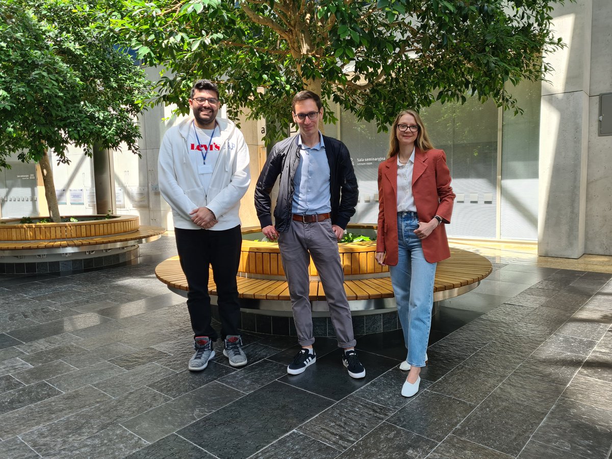 Three is company (and a young research group).

If you would like to join us at <a href="/IMol_Institute/">IMol</a> as a postdoc studying splicing regulation in stem cells in project funded by <a href="/NCN_PL/">Narodowe Centrum Nauki</a> check our open position: euraxess.ec.europa.eu/jobs/803925