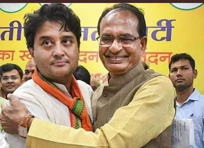 परम सम्मानीय आदरणीय #मामाजी जी हम गरीब #स्कूलअतिथिशिक्षकों से ऎसी कौनसी भूल हो गयी है जो हमे नजरअंदाज कर देते हैं भूल के लिए हम सब छमा प्रार्थी हैं.. हमारी विभागीय परीक्षा लेकर नियमित कीजिए आदरणीय <a href="/ChouhanShivraj/">Shivraj Singh Chouhan</a>