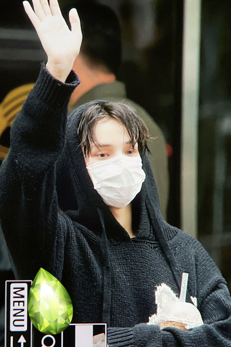 mostsoftpenguin's tweet photo. 저런 걸 녹화하고 
퇴근할때 또 바부강쥐동그라미 된거임????
진심 고소하고싶다
… https://t.co/7UoxTeRGHw