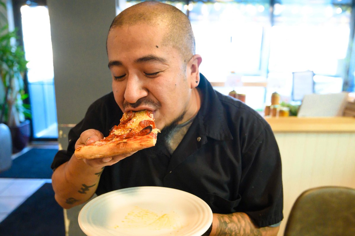 So good, it's eaten with your hands! 🍕  We're open today 8am - 2pm. And it's Friday . . . so what does that mean?? PIZZA POP UP DAY! 

When the pizza cravings set in, we gotchya covered 😎
🖥 smackdabchicago.com
#pizza #food #chicago