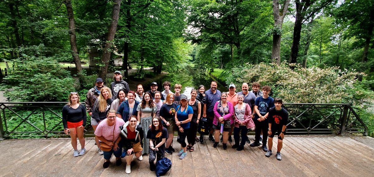Chaerie's tweet photo. We just finished a FANTASTIC trip to France, Switzerland, and Germany. More pics to come! #Bus2BestBus #scdragonsontour #efmichiganders @swartz_creek @SwartzCreekHS https://t.co/8U2QrAwDTh