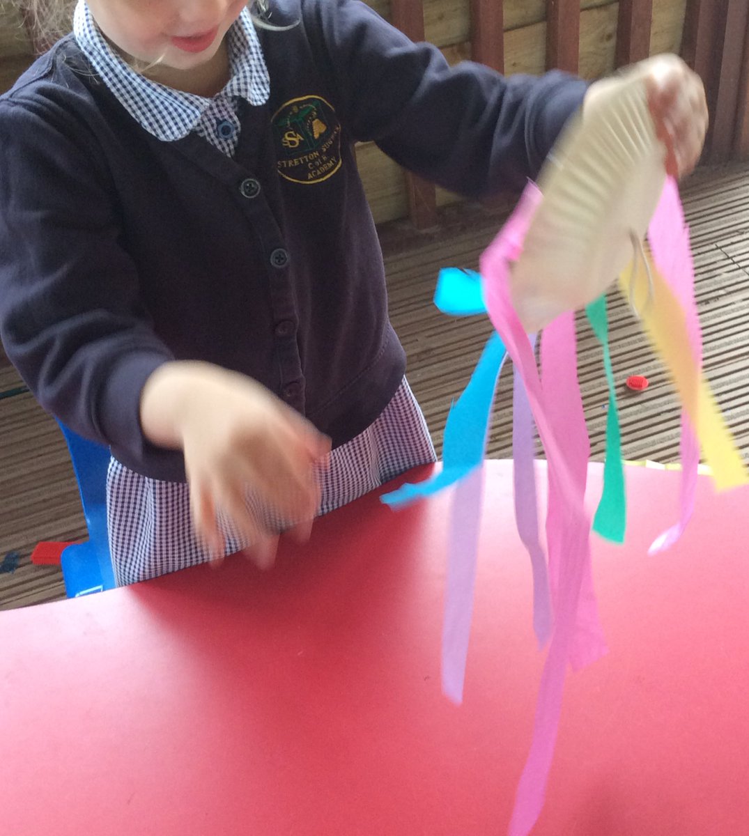 The #reception class have been making jellyfish as part of our Under the Sea topic 🐡🦀🐠🐟