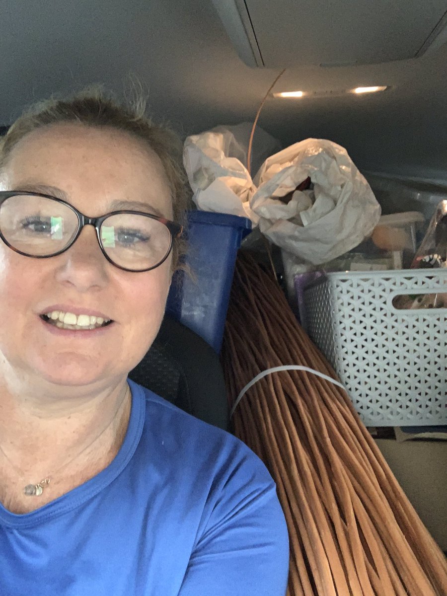 jesusshapedprog's tweet photo. Brilliant morning meeting @revhayley and now off to @SpreeSW #veryfullcar https://t.co/msIdsWmZj6