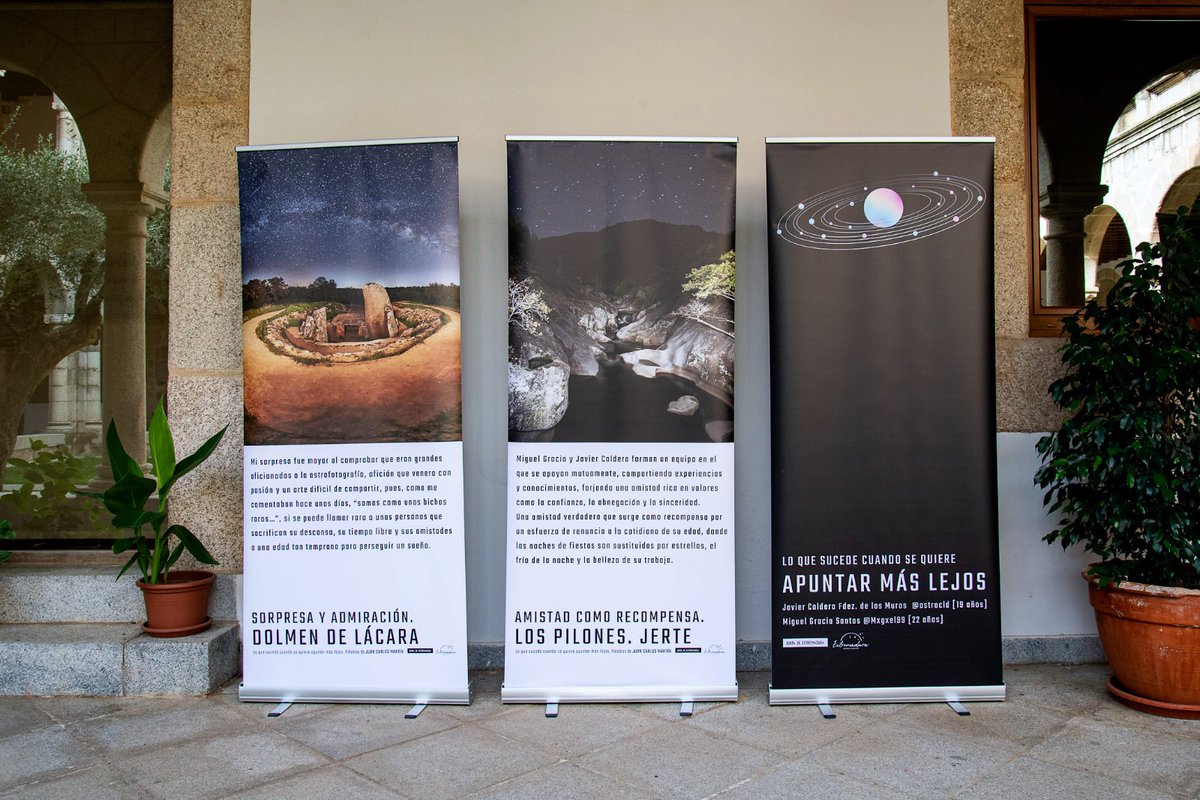 ExtBuenasNoches's tweet photo. 📸Hoy inauguramos exposición 𝗔𝗦𝗧𝗥𝗢𝗳𝗼𝘁𝗼𝗴𝗿á𝗳𝗶𝗰𝗮 🔭 que recorrerá #Extremadura y que acompañará una nueva GUÍA 📒 descargable desde https://t.co/xemfWd5a6E 
🪐Te invitamos a descubrir la historia de @Mxgxel99 y @javicalderaa a través de ella🤩
*Mención @AAPMintaka https://t.co/PhRIljHnrl