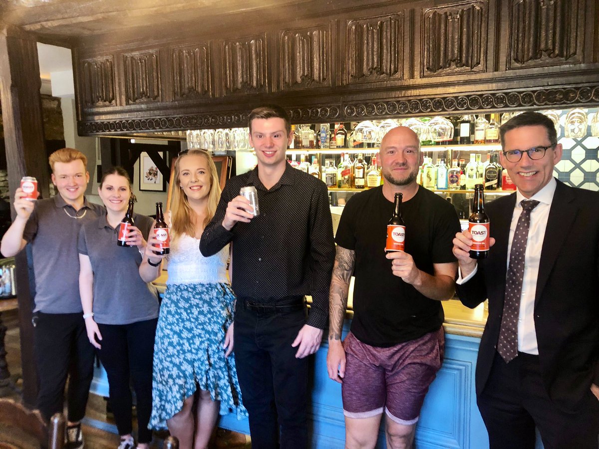 ToastAle's tweet photo. 🍻Here’s to The Castle Inn, a proud Toast SIPA stockist and fellow @BCorpUK. Set in the stunning country village of #CastleCoombe, it’s perfect for a quick cheeky pint or a longer overnight stay. Cheers!
https://t.co/0DfKIRKgbP https://t.co/ez56rADiIp