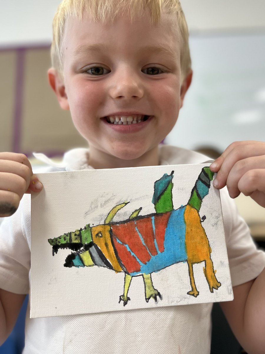 AshTreeKATPS's tweet photo. Attention to detail in the Animal Project group this morning in EYFS #animalproject #eyfs #attentiontodetail #artisticflair https://t.co/InUqRdzm9K