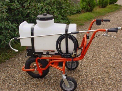 SCHSuppliesLtd's tweet photo. Ooooooooh look at our hanging basket water unit. It’s electric powered and has a telescopic lance with a 6 metre reach.
Find the WBEPW here: https://t.co/aLrrO7TMTb
#madeinbritain #smallholding #hangingbaskets #waterer #gardenmachinery #smallholder #countryestates #countrymanor https://t.co/d5Aco67LvO