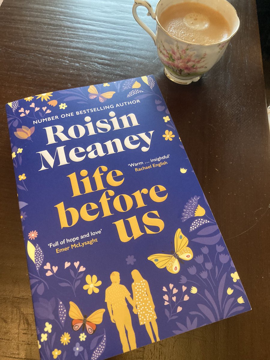 margaretbmadden's tweet photo. Getting prepped for todays @LMFMRADIO #latelunchbookclub with @GerryKellyLL Tune in at 2pm to hear my thoughts on @roisinmeaney #lifebeforeus, @driverminnie #managingexpectations and a classic from 1996.
https://t.co/YZBC3SkeUM https://t.co/K2ueanZ7Zc