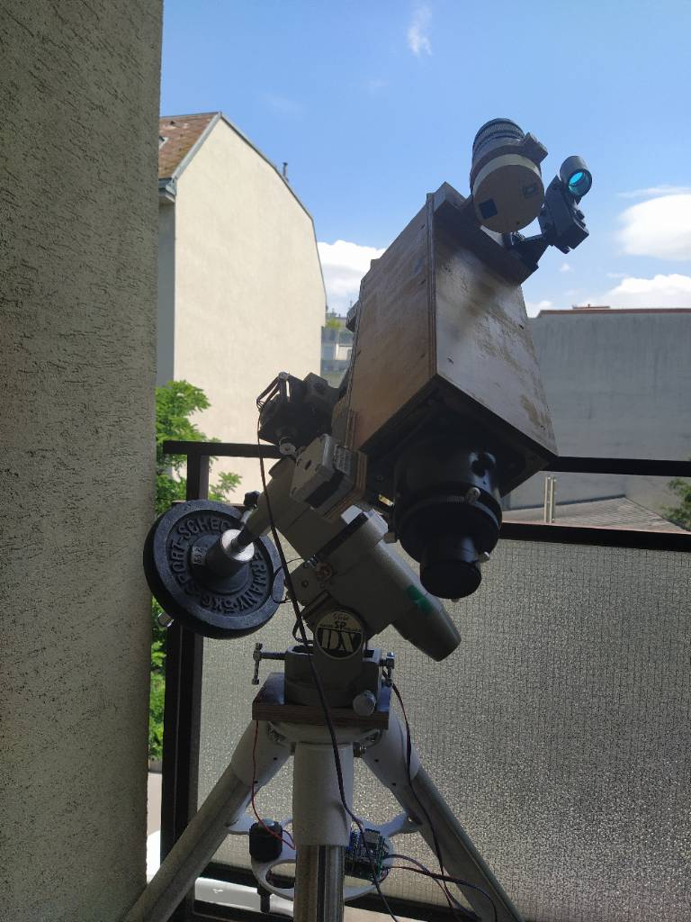 a_kind_of_space's tweet photo. I'm very happy about the first light of my updated almost-DIY #telescope setup, 5 minutes single shot of Sadr, star in the constellation Cygni, from my balcony in Vienna. Sky is very polluted here, but the guiding works very well for me, stars are round. I😍#OnStep https://t.co/nCihGKdVvV