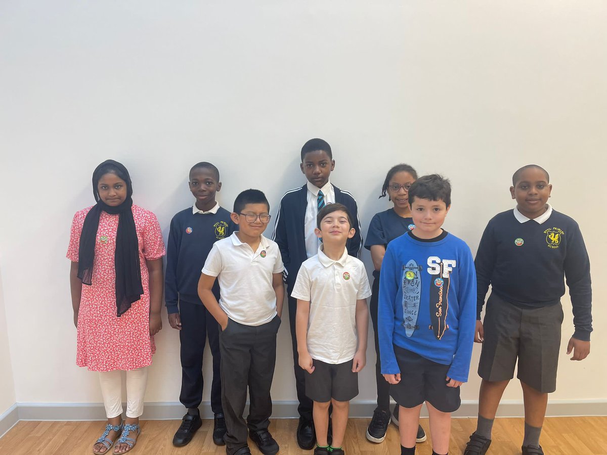 WyvilPrimary's tweet photo. Well done to our Upper School golden book winners and reading stars! You are all superstars β¨βοΈππ«#wyvilfamily #wyvilvalues https://t.co/U3eNSzdkYy