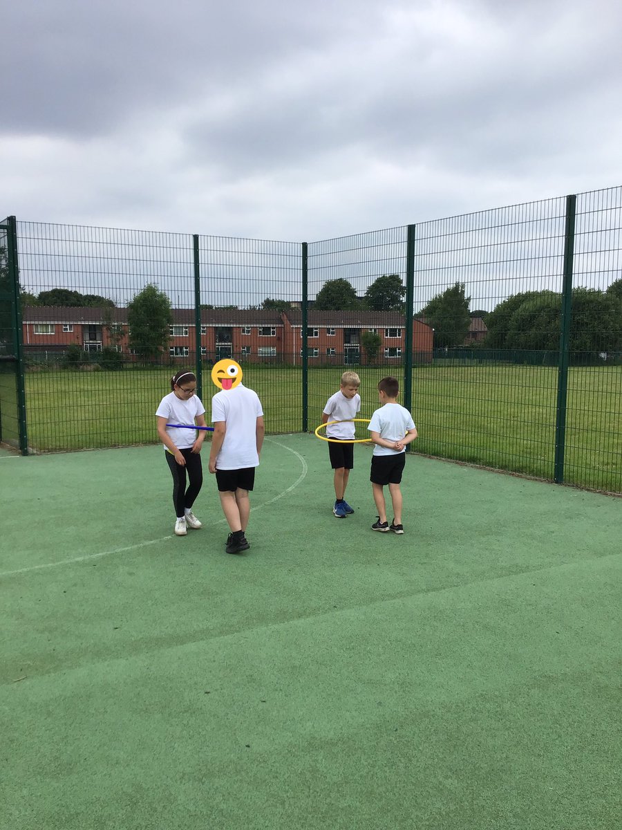 OakfieldY4's tweet photo. We had a fantastic session with @active_tameside this morning working on communication, team work and resilience. Year 4 had so much fun! https://t.co/udkiW5Jlx2