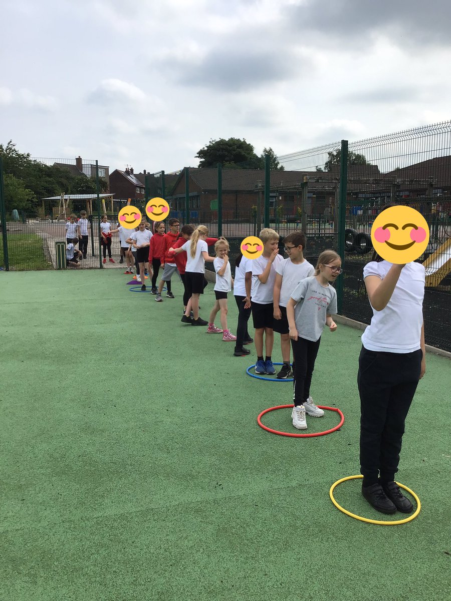OakfieldY4's tweet photo. We had a fantastic session with @active_tameside this morning working on communication, team work and resilience. Year 4 had so much fun! https://t.co/udkiW5Jlx2