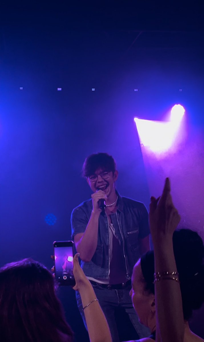 elena15__'s tweet image. y más fotitos que le hice ayer a mi fla en el concierto de Barcelona🥹🤙🏽 #FlavioGiraBarcelona #Flavioot #Flamantha @flaviofdzz ❤️
(hoy subo fotos de Madrid)😚😚