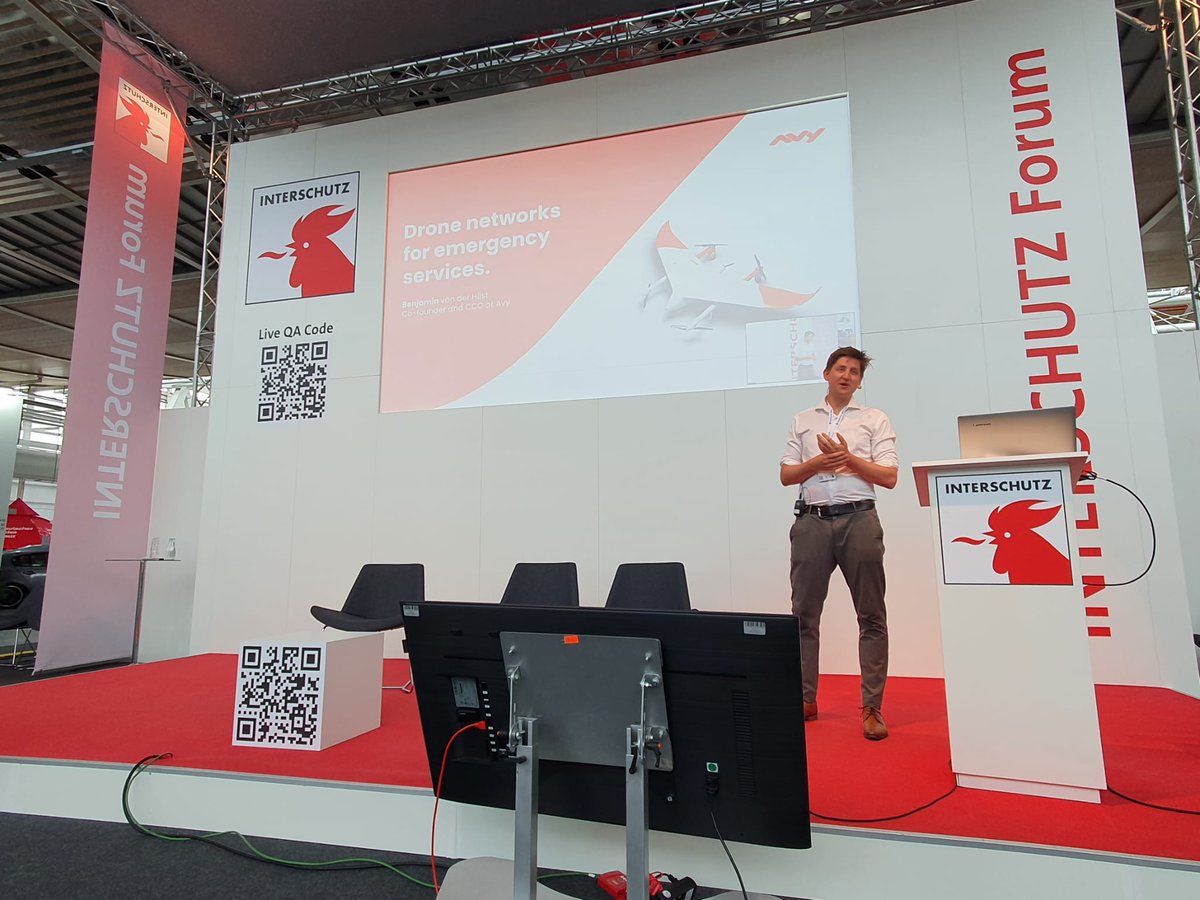 We're all fired up at #interschutz2022, to go-to event for the blue siren community! Ben, our CCO took the stage and shared how a drone response network can be used as an effective tool during emergency situations. 
🚒🚔🚑

#drones4good #INTERSCHUTZ #emergencyservices #innovation