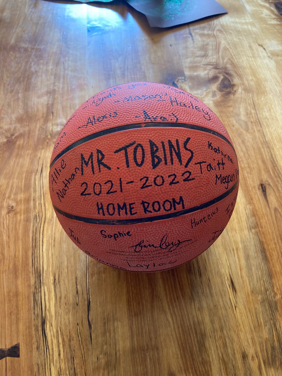mtobinfr's tweet photo. One last shout out to this incredible group of 8-2 students @VillanovaSchool. A teacher couldn’t ask for a more kind, caring and respectful group of kids. I hope you all enjoy your summer break and I wish you all the best next year @HolySpiritHS   #relationships #GOAT HOMEROOMS https://t.co/YdR50JbmLx