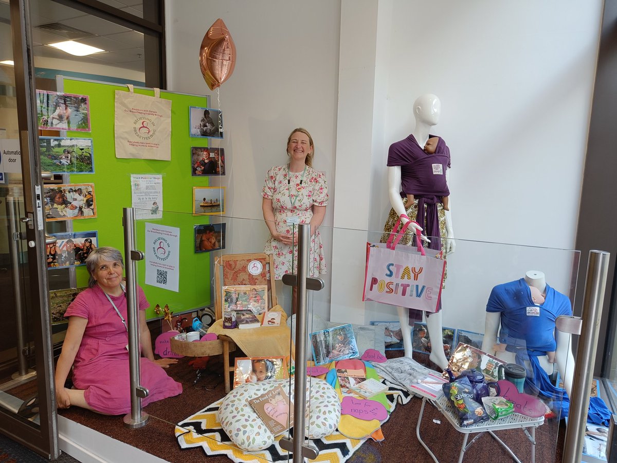 There'll be celebrations at all the breastfeeding support groups next week &amp; yesterday <a href="/jackiefloyd17/">jackiefloyd</a> &amp; I set up a display in the window of @BlackburnLib #FreeFamilyFun #FamilyDayOut #AllWelcome #BreastfeedingFriendly #BabyFriendly #BlackburnWithDarwenBreastfeedingFriendly