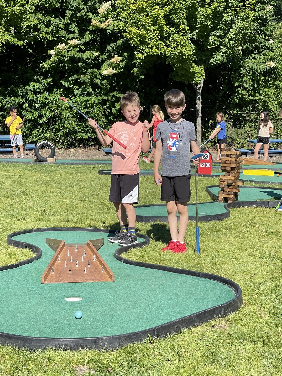 5 Awesome tweet media