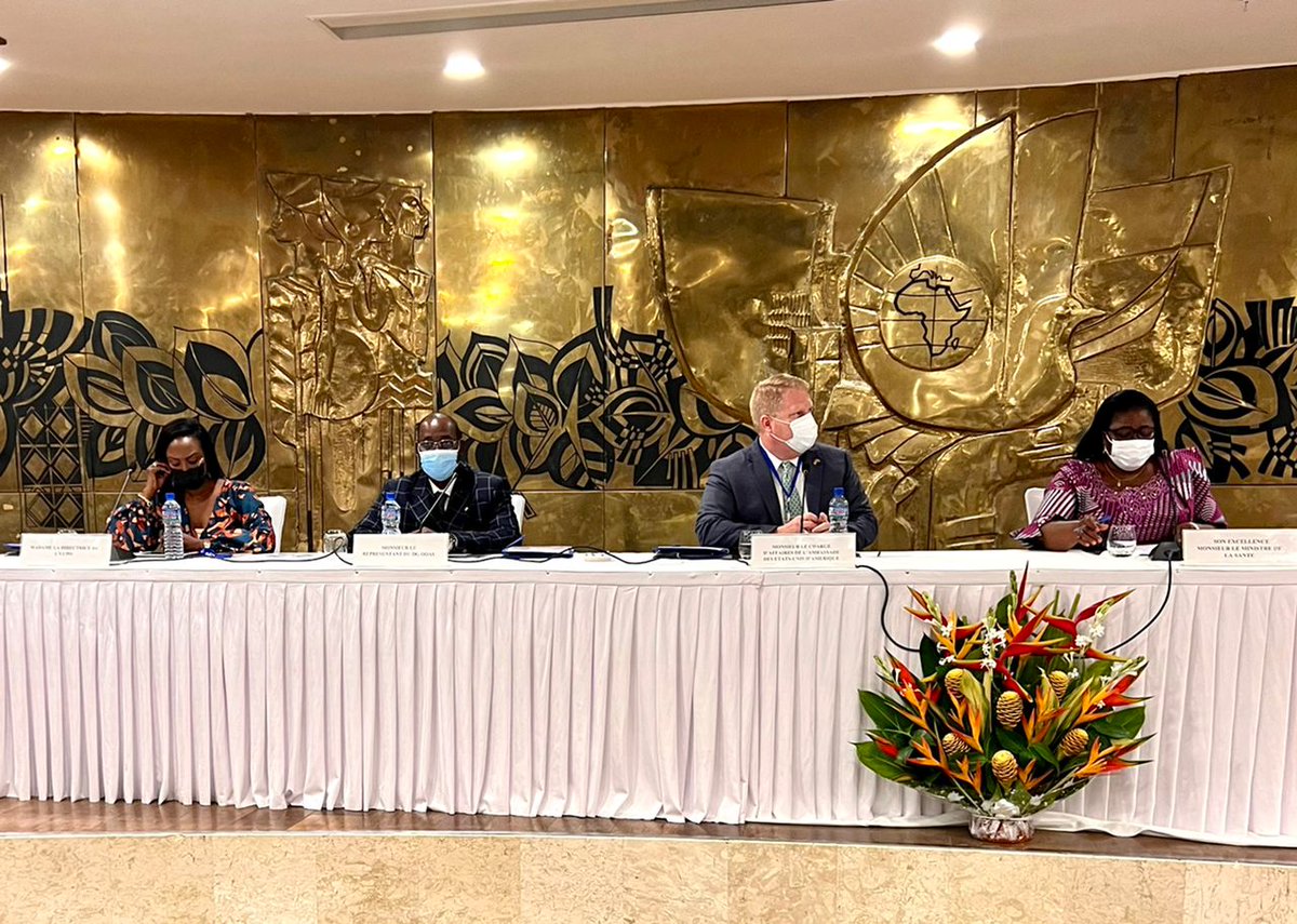 POuagaPF's tweet photo. Le @pouagaPF a pris part à Lomé à la cérémonie d’ouverture de l’atelier régional d’échanges d’expériences et fin de projet de @HlthPolicyPlus aux côtés du @MSPS_Togo, de l’Ambassade des États Unis au Togo et l'@OoasWaho. #FamilyPlanning https://t.co/hW14I8HK8q
