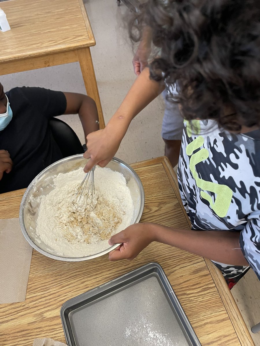 ching_brent's tweet photo. More cooking with Ms. Nagma! This time we made chocolate chip cookies AND scones! 😋 #tcps #tdsbccel #tdsb #juniorchefs #lifeskills https://t.co/zk0P0AyAuB