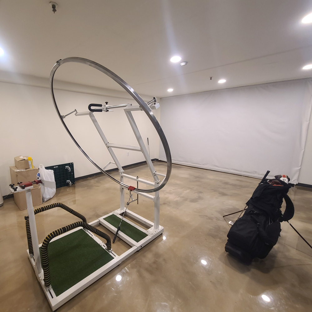 Proswing_Inc's tweet image. D&amp;amp;D 골프연습장 #프로스윙머신 설치
KPGA 투어프로 열정적레슨
VIP레슨룸 프로스윙머신 설치
proswing.kr
제품문의: 1899-66373 / 전국무료배송설치
#골프교정스윙기 #골프스윙궤도기 #골프연습머신 #아이언교정스윙기 #골프바디스윙기 #드라이버교정스윙기 #골프레슨장비 #드라이버스윙기