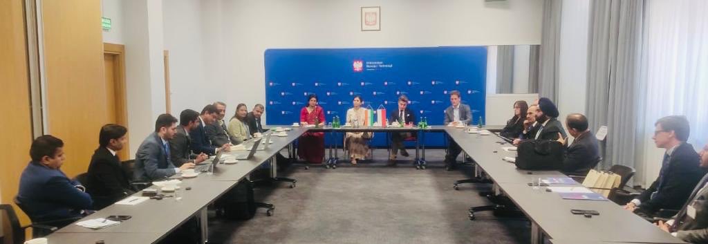 Meeting with Polish Ministry of Economic Development &amp; Technology and also with Polish Investment and Trade Agency. On expanding bilateral investments and economic cooperation in sectors of mutual interest <a href="/DPIITGoI/">DPIIT India</a> <a href="/investindia/">Invest India</a> <a href="/makeinindia/">Make in India</a> <a href="/Pharmadept/">Department of Pharmaceuticals 🇮🇳</a>