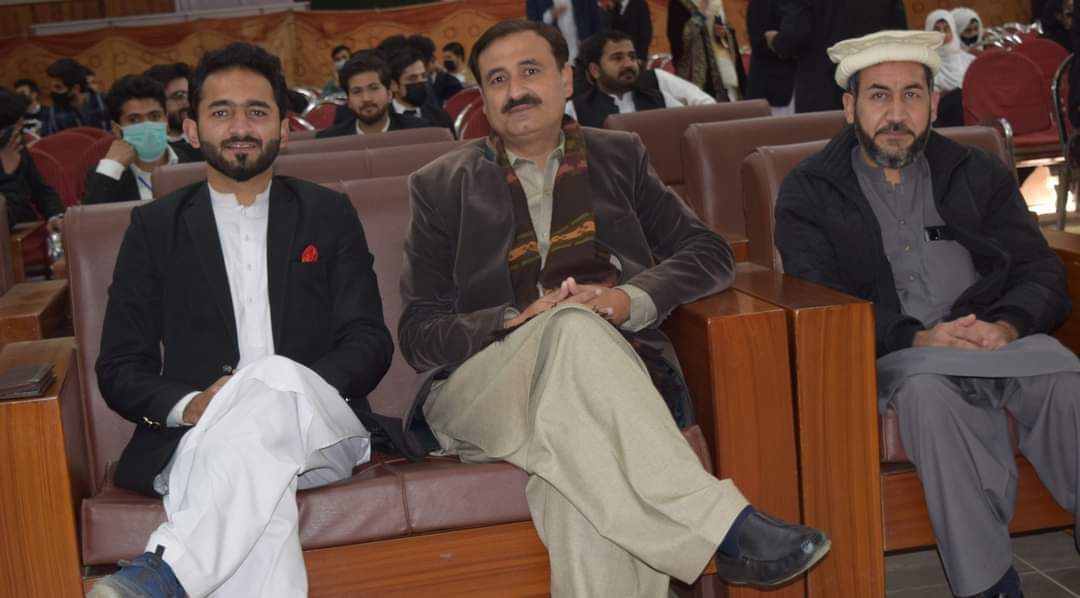Fsk_kkk's tweet photo. ہمارےپیارے بھائی 
@Fzk_kkk
 کو اپنی پانچ سالہ وکالت کی ڈگری
مکمل کرنے پر دلی مبارکباد
موصوف ایک نفیس اور بھت اچھے انسان ہیں  اور اللہ تعالیٰ سے انکے اچھے مسقبل اور لافانی کامیابیوں کے لیے دعاگو ہوں
 
Faisal Zaman Khan Bhai🥰 https://t.co/JDLPZHUxXu