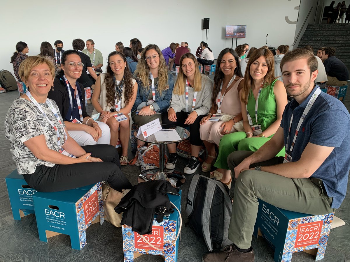 AlbaGuillenB's tweet photo. It was a pleasure to meet you at #EACR2022 @msmelanoma. Congratulations for The Pezcoller-Marina Larcher Fogazzaro-EACR Women in Cancer Research Award !!!
#WomenInScience https://t.co/noCQucEBBq
