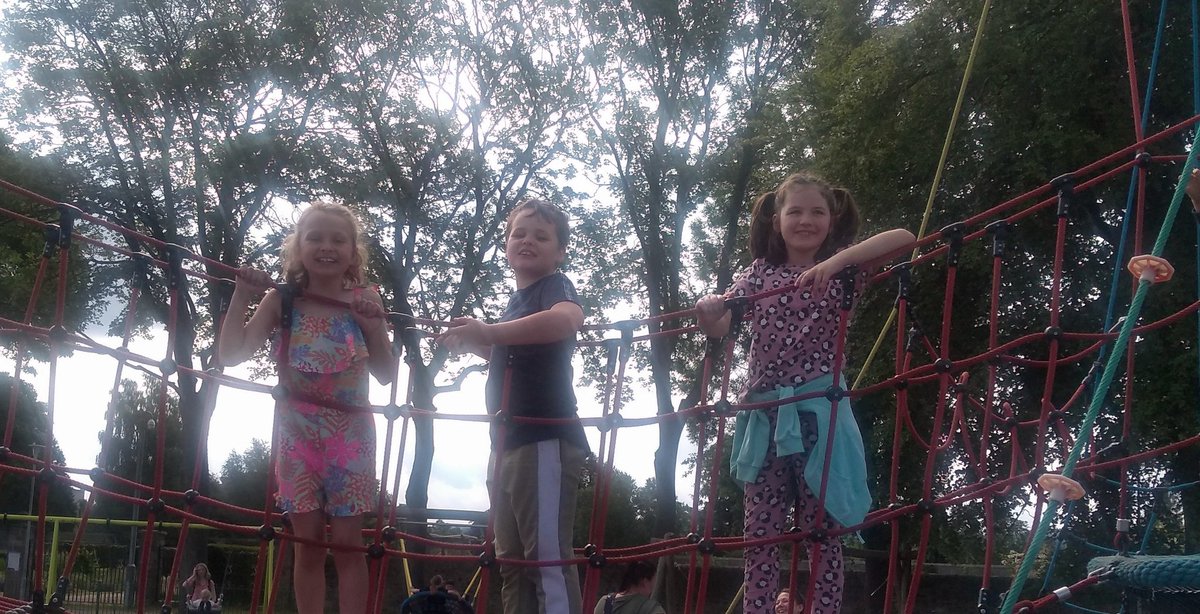 Miss Anderson tweet media