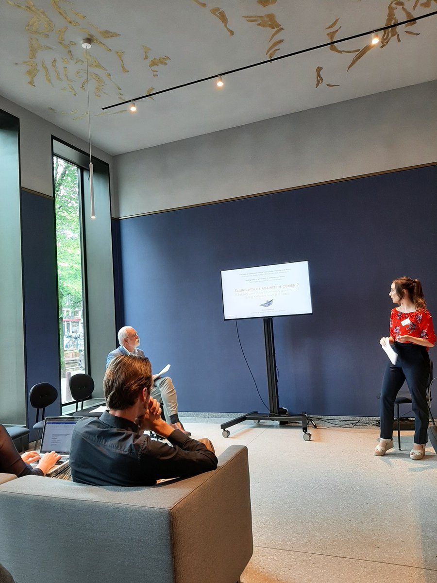 Talk by <a href="/AlexiaCouss/">Alexia Coussement</a> about the institutional identity (of the predecessors) of University of Antwerp in a changing political-social context @pol_history conference. Fascinating example of how HE institutions coped with these historical changes. #APH2022