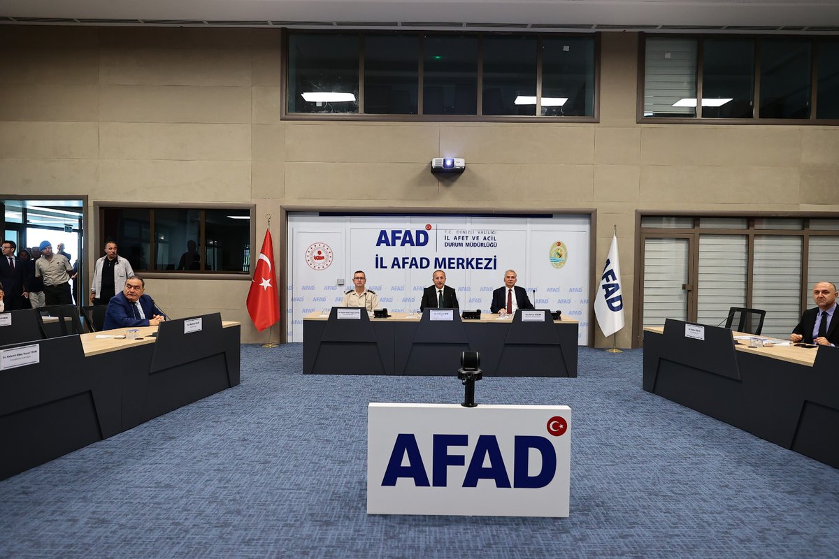 osmanzolan's tweet photo. İl Afet ve Acil Durum Koordinasyon Kurulu toplantısını gerçekleştirdik.

Allah’ım şehrimizi, ülkemizi afet ve musibetlerden korusun. https://t.co/WFKSewsVpz