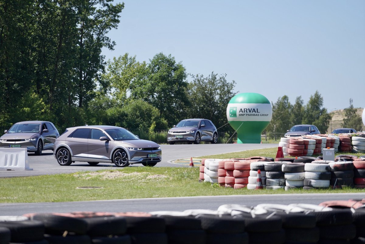 orpa_pl's tweet image. EV Experience Powered by LG Energy Solution Wrocław na #TorModlin, czyli bezemisyjna #mobilność niepozbawiona emocji i przyjemności z jazdy - #emobility #BEV #EV #show⤵️