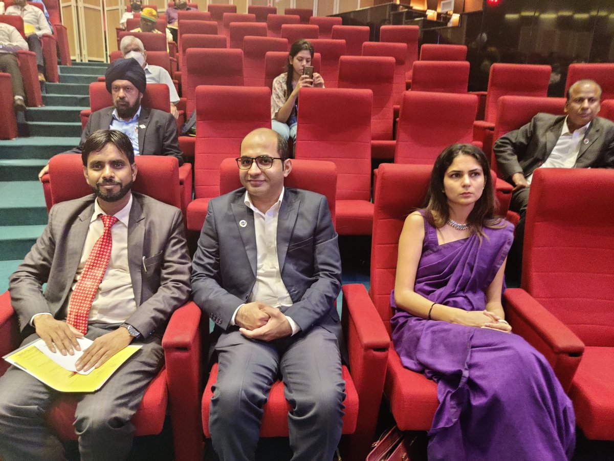 kjclassesdelhi's tweet photo. ✅Keep your surrounding positive and wise ✌
#ICAIEVENT #KJCLASSES #CAKAPILJAIN https://t.co/JyZ7YzWayG