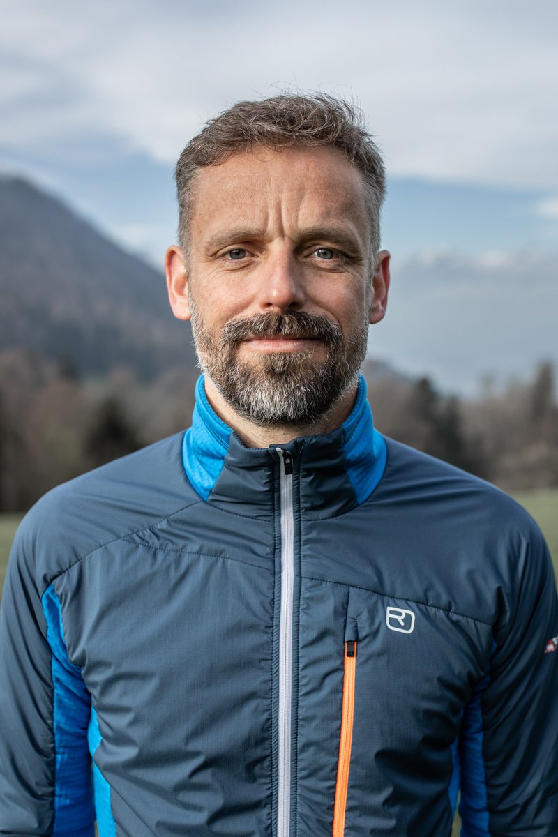 IHK_MUC's tweet photo. Ihm geht es nicht nur ums Geld: Christian Schneidermeier, Chef der Kultmarke #Ortovox und Mitglied der Vollversammlung der @IHK_MUC, kämpft für den Schutz der #Alpen. Cooles, lesenswertes Interview. 
https://t.co/9G0F3D8VqJ https://t.co/7c8rpRjoxj