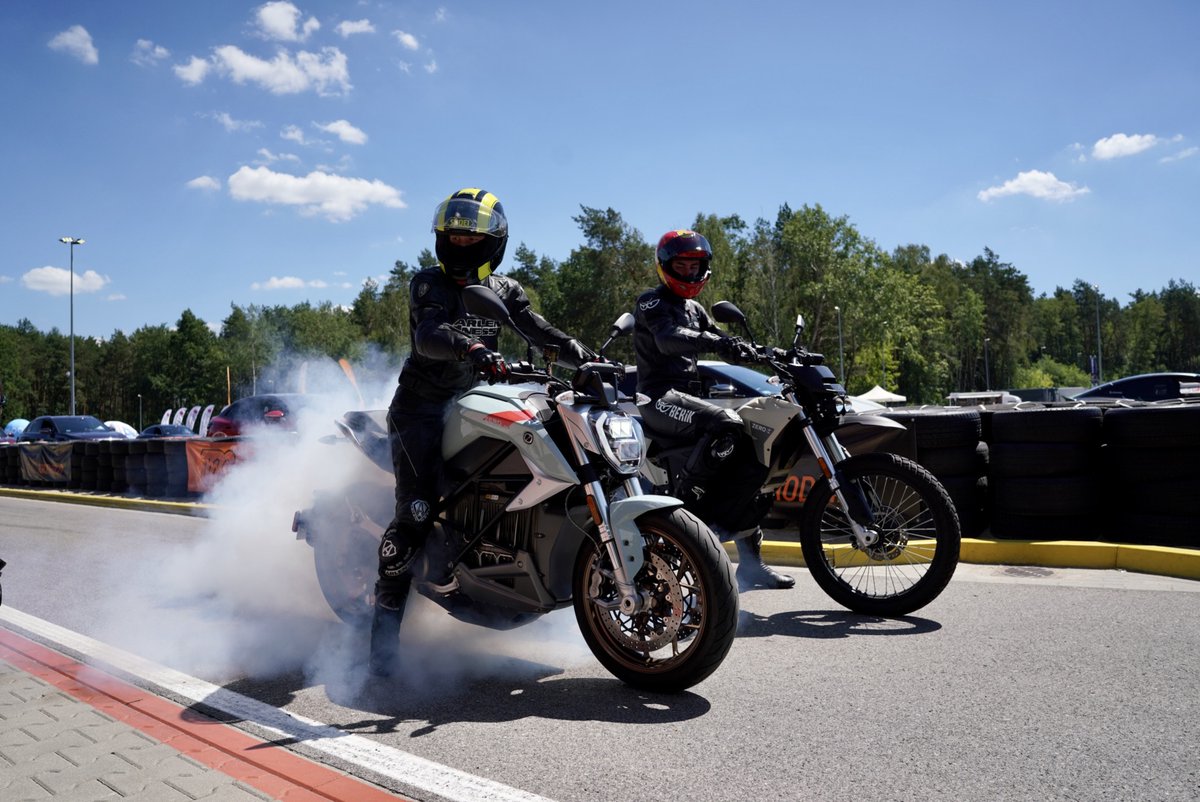 orpa_pl's tweet image. EV Experience Powered by LG Energy Solution Wrocław na #TorModlin, czyli bezemisyjna #mobilność niepozbawiona emocji i przyjemności z jazdy - #emobility #BEV #EV #show⤵️