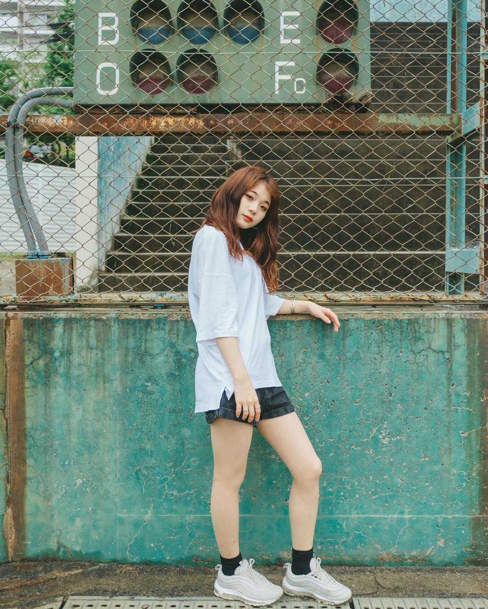もうジメジメ暑いの嫌なんだけど🥲

でも夏は夏しか撮れないの撮って残したい🙃

#Xpro3 #ポートレート #作品撮り